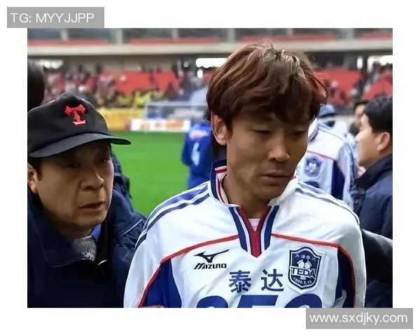 退役后生活困顿的足球明星们如何面对人生的转折与挑战